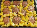 Αφράτα ζουμερά μπιφτέκια φούρνου με πατάτες (λεμόνι μέλι μουστάρδα ρίγανη)
