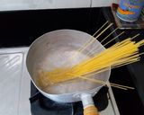 Foto langkah ke 2 dari resep Spaghetti Creamy Carbonara. Simple yet Delicious.