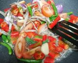 Gambar langkah 1 resipi Spaghetti Sardin Tin Bersambal.