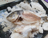 Foto del paso 5 de la receta: *Dorada a la sal* (Rápidas. Recetas contrareloj)