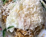 Foto langkah ke 6 dari resep Indomie Goreng Favorite.