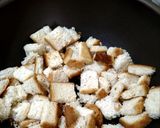 A picture of step 1 of Bread Upma with Scrambled egg.