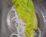 Foto langkah ke 2 dari resep Salad roll ayam blackpepper.