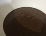 A picture of step 5 of Orio biscuits cake.