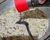 Foto langkah ke 4 dari resep Creamy Mushroom Sauce🍄‍🟫🍕🥩🥗🍝😋.