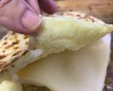 Foto del paso 4 de la receta: Arepa doble queso