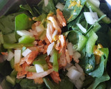 Foto del paso 5 de la receta: Ensalada de espinacas con pollo adobado