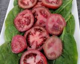 Foto del paso 3 de la receta: Ensalada de espinacas, tomate y boquerones en vinagre
