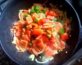 Foto del paso 2 de la receta: Verduras al woock, con salsa soja y hongos en escabeche. #delan