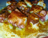 Foto del paso 6 de la receta: Pulpo a feira sobre parmentier de patata y lechuga de alga