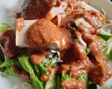 A picture of step 6 of Betawi Vegetable Salad.