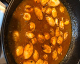Foto del paso 3 de la receta: Chipirones en salsa de cebolla y tomate