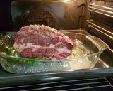 Foto del paso 2 de la receta Ternera al horno (roast beef) con chalotas y patatas asadas