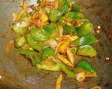 शिमला मिर्च प्याज की सब्जी रेसिपी चरण 2 फोटो
