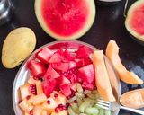A picture of step 1 of Fruit and nuts salads bowl 🥗😋😋😋🥗🥗🥗.