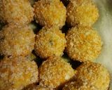 Foto langkah ke 4 dari resep Bola kentang keju (frozen food).