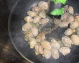 Foto del paso 3 de la receta: Almejas en salsa vieja