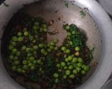 A picture of step 5 of Methi matar pulao.
