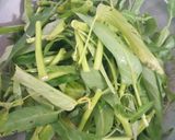 Foto langkah ke 2 dari resep Tumis kangkung.