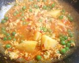 A picture of step 4 of Chicken Mince with peas & Potatoes Curry/ Qeema Aloo🍜.