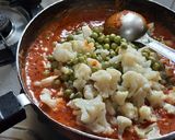 A picture of step 8 of Cauliflower n green peas kolhapuri masala gravy.