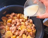 Foto del paso 2 de la receta Pollo y papas en salsa