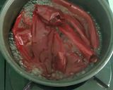 Foto langkah ke 2 dari resep Ayam dan Telur bumbu merah (pelengkap nasi kuning).