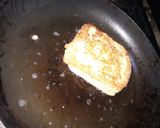 A picture of step 3 of Egg Potato Sandwich.