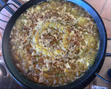 Foto del paso 8 de la receta: Paella de secreto ibérico 🐽, setas 🍄 y ajos tiernos 🌱