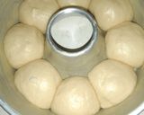 Foto langkah ke 5 dari resep Roti Sobek.