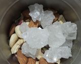 थंडाई (thandai recipe in marathi) रेसिपी स्टेप 3 फोटो 