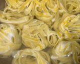 صورة لخطوة 1 من وصفة عش الفوتشيني بالاجبان 🧀🍝