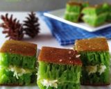 Foto langkah ke 4 dari resep Martabak Teflon Pandan Keju.