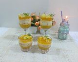A picture of step 4 of Painapple custard pudding with painapple jelly.