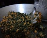 Foto langkah ke 4 dari resep Urap Daun Singkong.