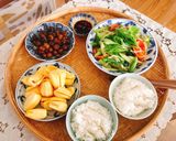 Hình bước làm 4 của món Cơm chay “Nấm rơm kho tộCần Tây xào nấm kim chi