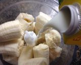 Foto del paso 1 de la receta: Muffins de banana y nuez 🍌❤️