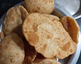 A picture of step 4 of Sattu Puri.