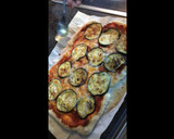 Foto del paso 4 de la receta: Pizza de berenjena con miel y vinagre balsámico