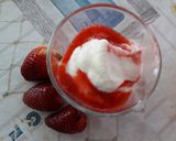 Foto del paso 2 de la receta: Yoghurt casero de frutillas 🍓🍓