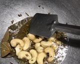 A picture of step 3 of Kaju masala curry.