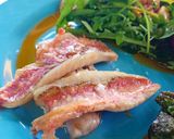Foto del paso 3 de la receta: Salmonete con Tomatito kumato y rúcula