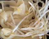 A picture of step 4 of Baing Baing noodles.