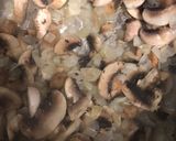 Gombás zöldborsós csirkemell bulgurral recept fázis 1 fotója