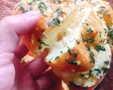Hình bước làm 5 của món Bánh Mì Phomai Bơ Tỏi