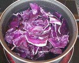 Foto del paso 1 de la receta: Lombarda rehogada con ajo y vinagre