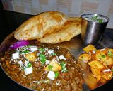 A picture of step 16 of Chole bhature.