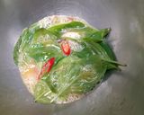 รูปขั้นตอนการทำที่ 2 ของ ข้าวไข่เจียวใบโหระพา(ปลูกเอง)