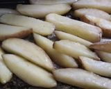 Foto langkah ke 1 dari resep Baked Potato Wedges.