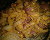 A picture of step 2 of Recipe of kaanda bhajiyas with green chillies,indian snakes.